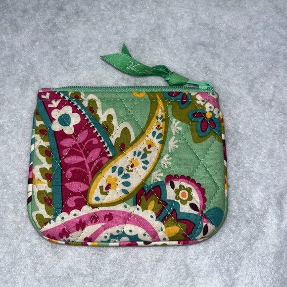 Set of 4 Vera Bradley bags with a variety of sizes - Picture 5 of 16